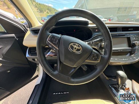 Used 2015 Toyota Avalon Limited FWD image 2