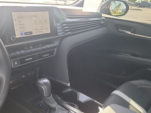Used 2025 Toyota Camry SE FWD image 21
