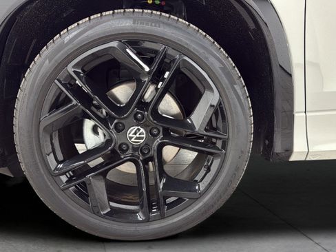 New 2026 Volkswagen Tiguan SE R-Line image 35