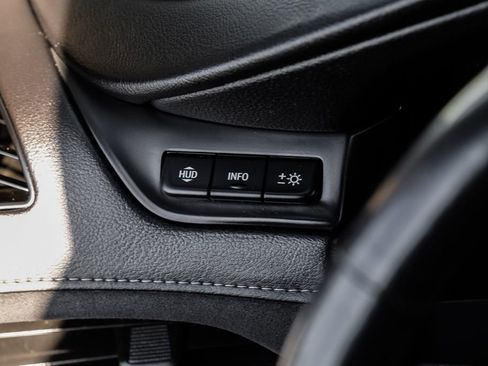 Used 2020 Cadillac Escalade ESV Premium Luxury image 22