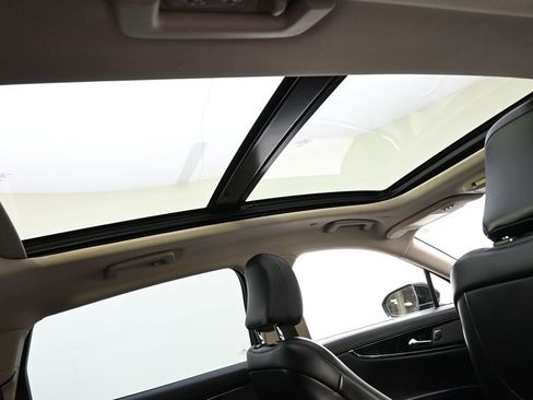 Used 2022 Lincoln Nautilus Reserve w/ Monochromatic Package image 17