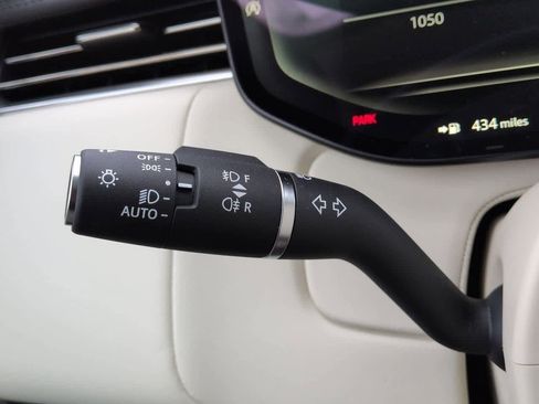 New 2026 Land Rover Range Rover Long Wheelbase SE image 29