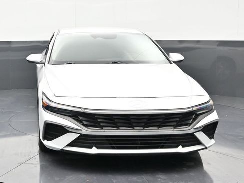 Used 2024 Hyundai Elantra SE FWD image 8
