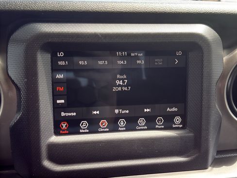 Used 2020 Jeep Gladiator Sport w/ Quick Order Package 24S AWD/4WD image 19