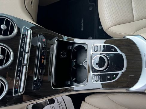 Used 2019 Mercedes-Benz GLC 300 image 12