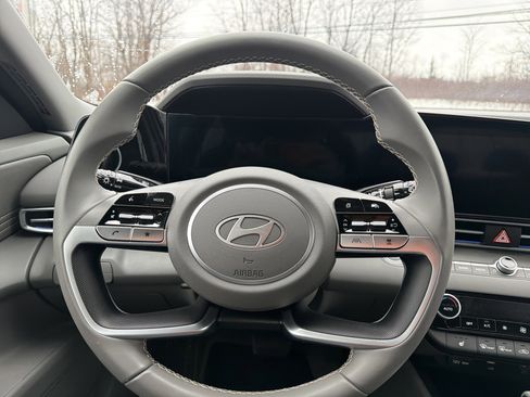 Used 2024 Hyundai Elantra SEL w/ Convenience Package image 12