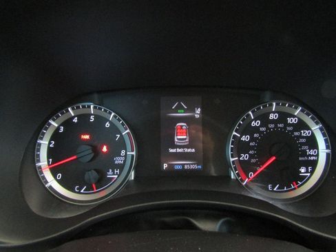 Used 2022 Toyota Highlander L FWD image 14