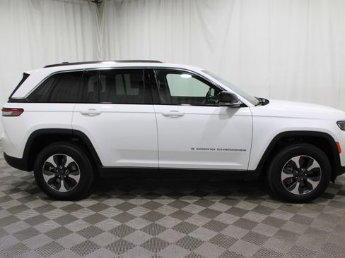 Used 2022 Jeep Grand Cherokee Limited 4xe image 35