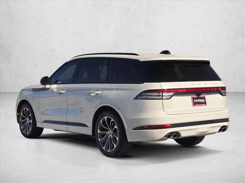 New 2026 Lincoln Aviator Premiere image 7