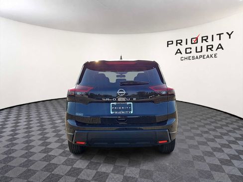 Used 2025 Nissan Rogue SV FWD image 5