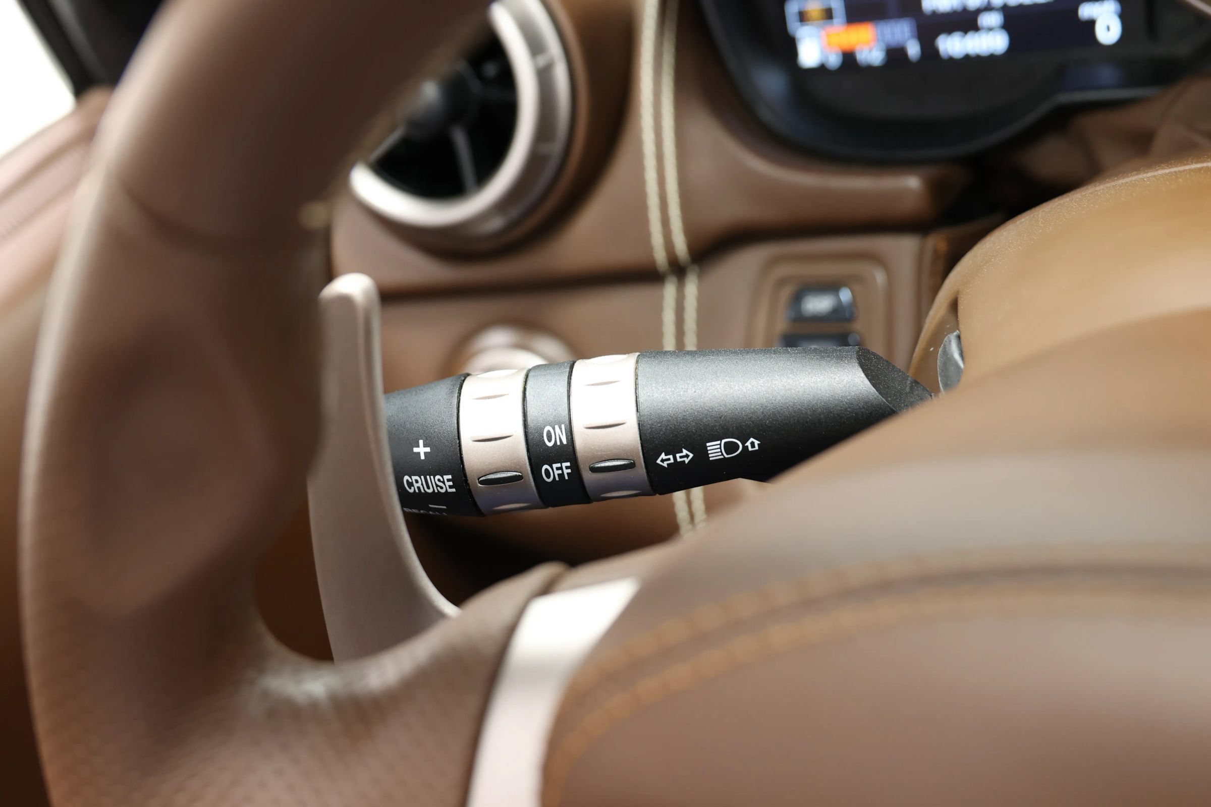 Used 2010 Ferrari California RWD image 36