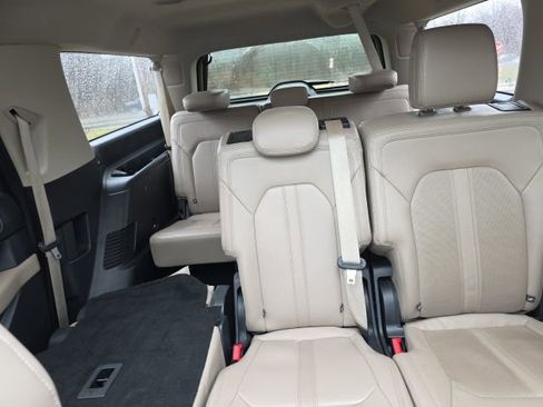 Used 2023 Ford Expedition Max Limited image 16