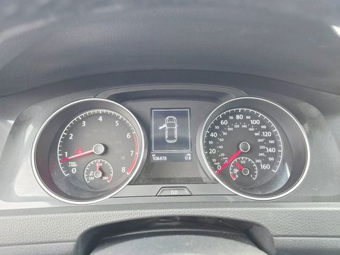 Used 2018 Volkswagen Golf SE image 15