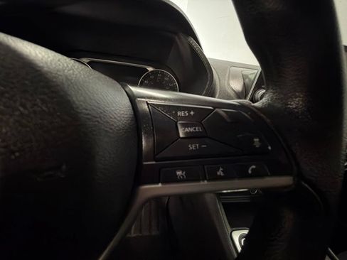 Used 2024 Nissan Sentra SV FWD image 20