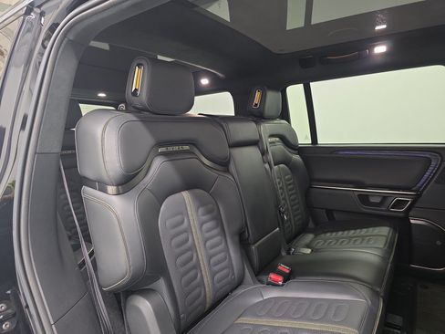 Used 2024 Rivian R1S Adventure AWD/4WD image 23