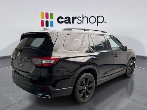 Used 2025 Honda Pilot Black Edition image 5