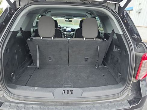 Used 2024 Ford Explorer XLT image 25