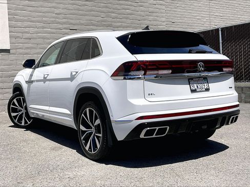 Certified 2024 Volkswagen Atlas Cross Sport SEL Premium R-Line AWD/4WD image 10