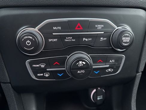 Used 2023 Dodge Charger SXT image 28