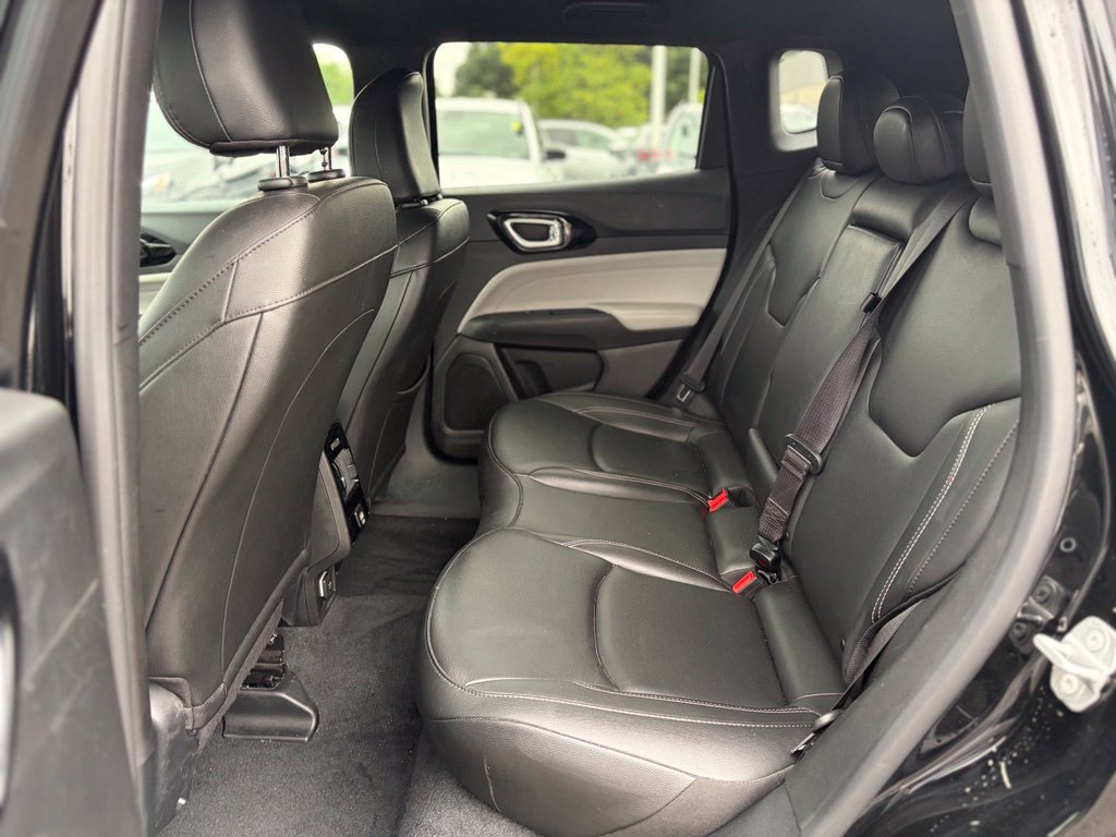 Certified 2025 Jeep Compass Limited AWD/4WD image 11