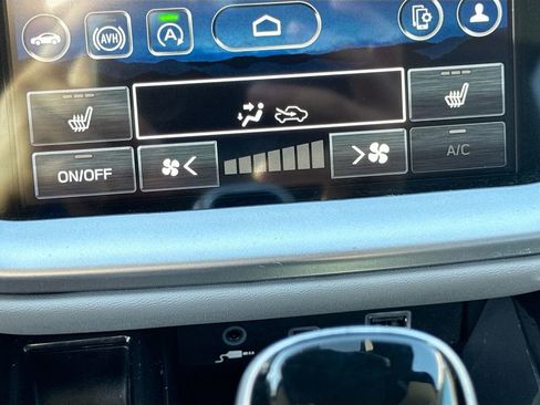 Used 2025 Subaru Outback Premium w/ Popular Package #1A image 27