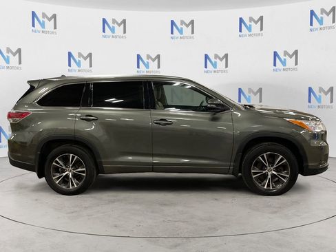 Used 2016 Toyota Highlander XLE AWD/4WD image 6