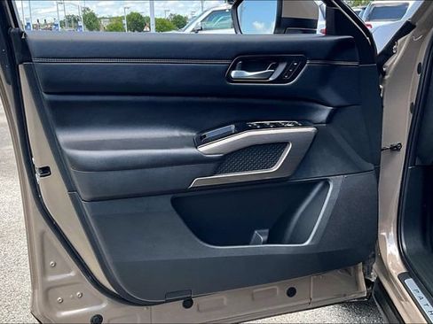Certified 2025 Nissan Pathfinder Platinum w/ Cargo Package FWD image 17