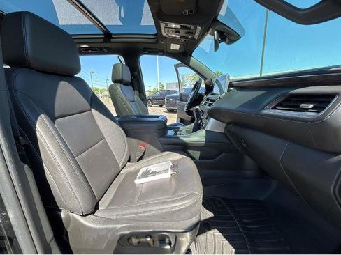 Used 2022 Chevrolet Tahoe LT w/ Luxury Package AWD/4WD image 6