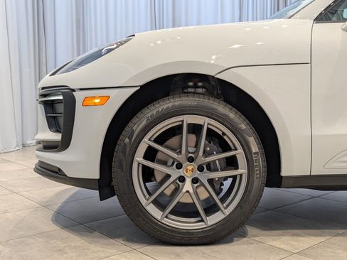 Certified 2025 Porsche Macan image 11