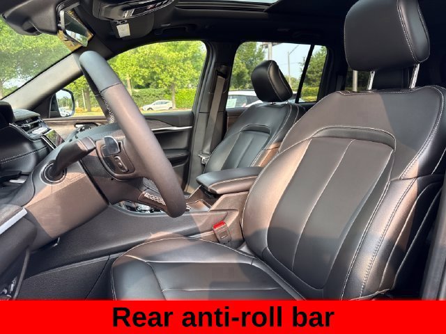 Used 2025 Jeep Grand Cherokee Limited AWD/4WD image 35