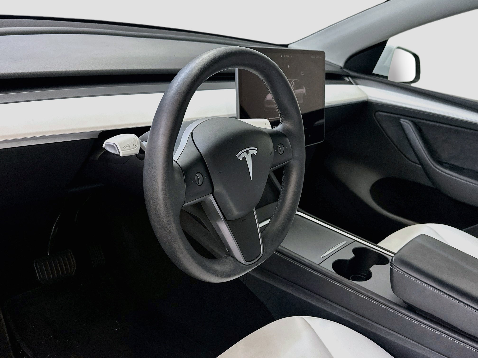 Used 2025 Tesla Model Y Long Range AWD/4WD image 18