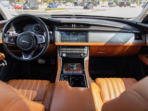 Used 2018 Jaguar XF Portfolio AWD/4WD image 30