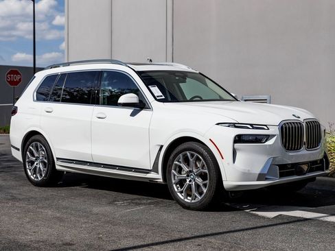 Used 2025 BMW X7 xDrive40i image 7