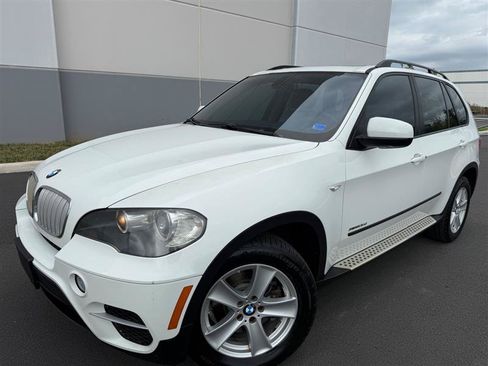 Used 2011 BMW X5 xDrive35d AWD/4WD image 1