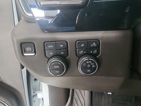 Used 2024 Chevrolet Silverado 1500 LTZ w/ LTZ Premium Package AWD/4WD image 28