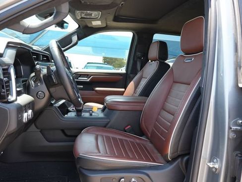 Used 2024 GMC Sierra 1500 Denali Ultimate AWD/4WD image 4