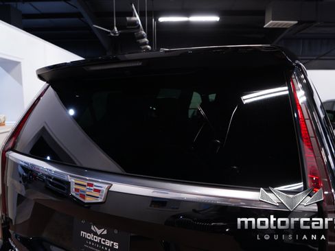 Used 2022 Cadillac Escalade Luxury RWD image 16