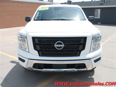 Used 2024 Nissan Titan SV AWD/4WD image 39