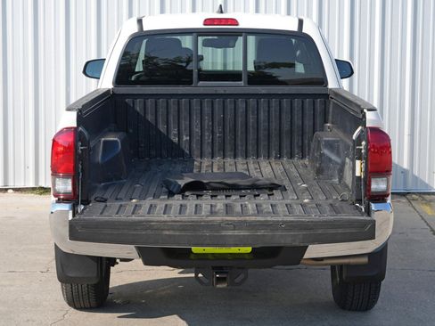 Used 2019 Toyota Tacoma SR5 image 9