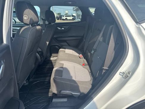 Used 2024 Chevrolet Blazer LT w/ Convenience Package FWD image 11
