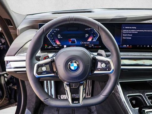 Used 2023 BMW 740i RWD image 13