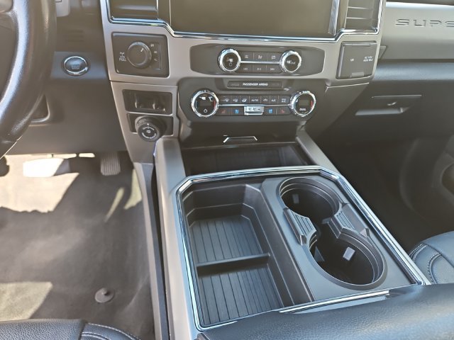Used 2022 Ford F250 Lariat w/ Lariat Ultimate Package AWD/4WD image 12