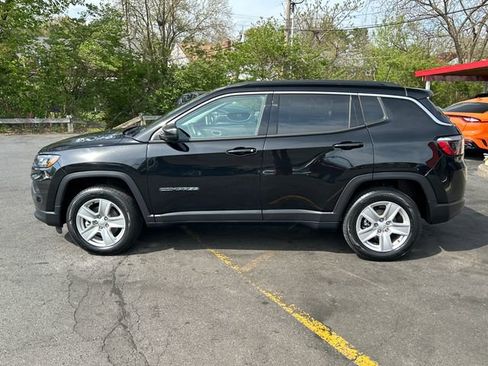 Used 2022 Jeep Compass Latitude w/ Convenience Group image 3