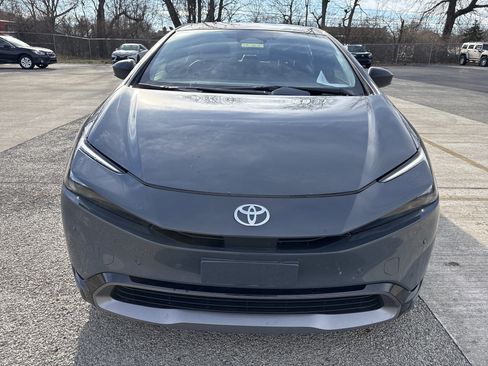 Used 2024 Toyota Prius XLE image 2