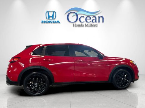 Used 2024 Honda HR-V Sport image 2