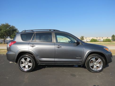 Used 2010 Toyota RAV4 Sport image 4