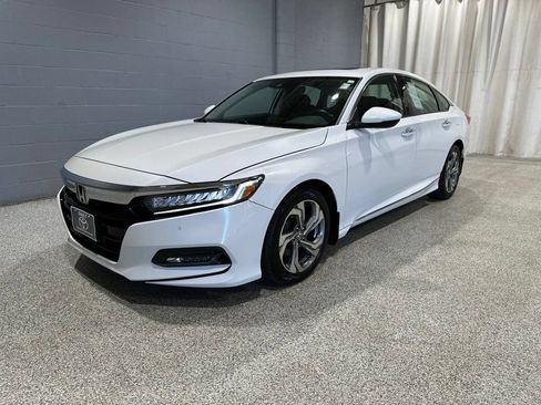 Used 2018 Honda Accord Touring image 4