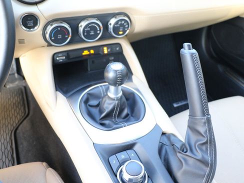 Certified 2025 MAZDA MX-5 Miata RF Grand Touring RWD image 12