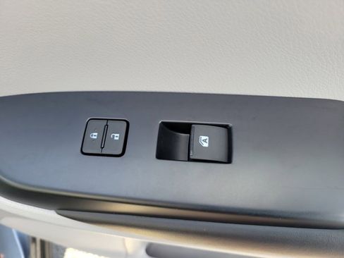 Used 2019 Toyota Highlander XLE image 9