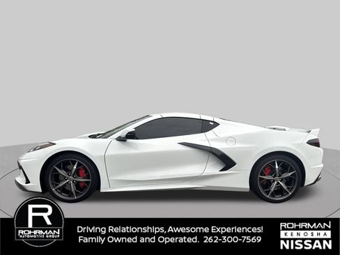 Used 2022 Chevrolet Corvette Stingray Coupe w/ Z51 Performance Package RWD image 10